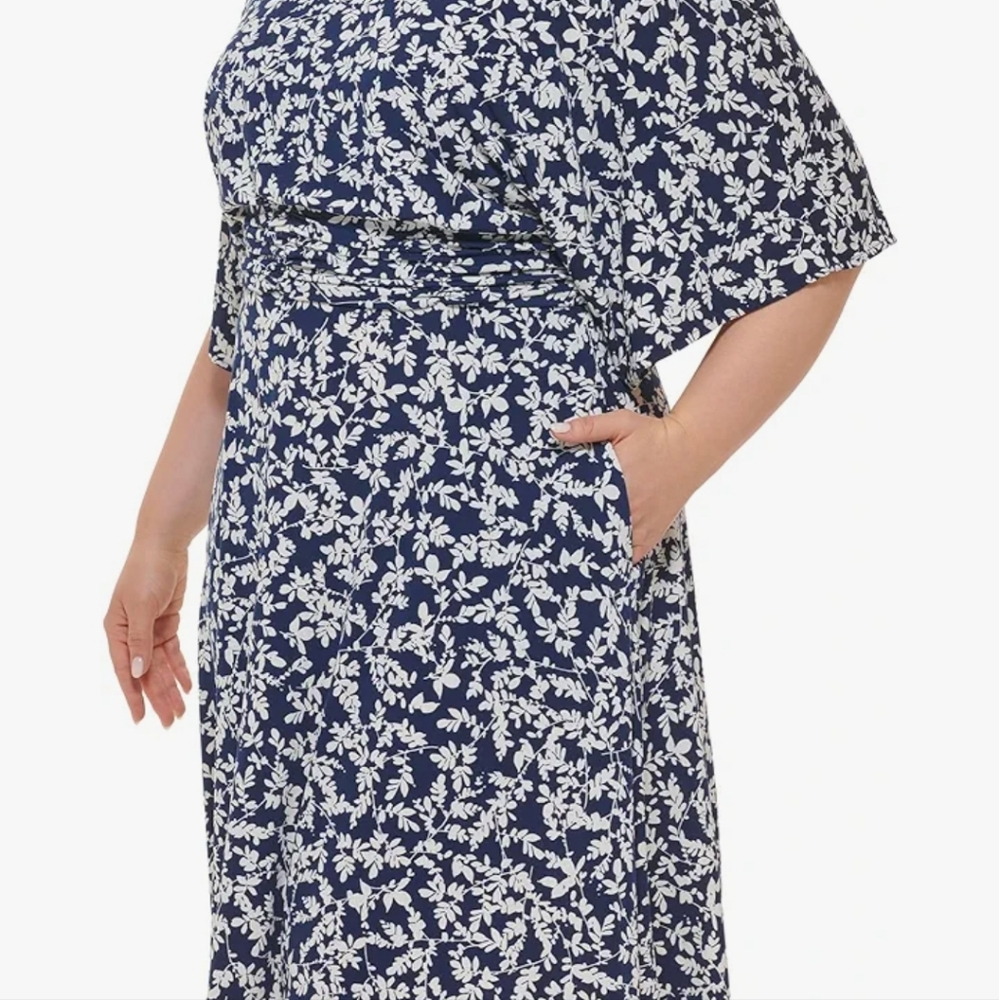 Clothes - Picture 11 of 16